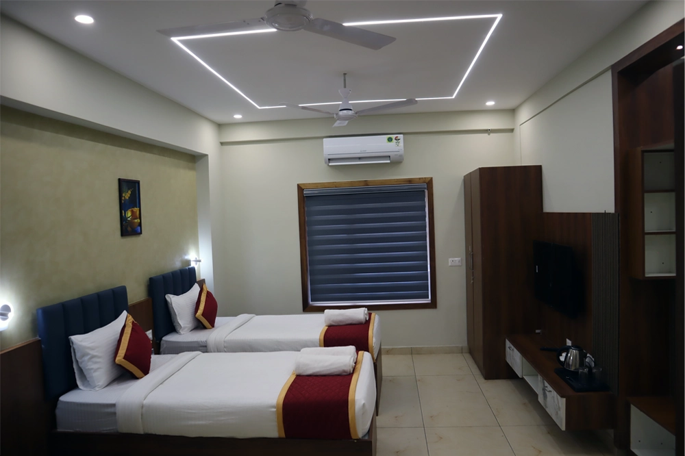 ROYAL EXICUTIVE 3 | Luxury Stay | July 28, 2026