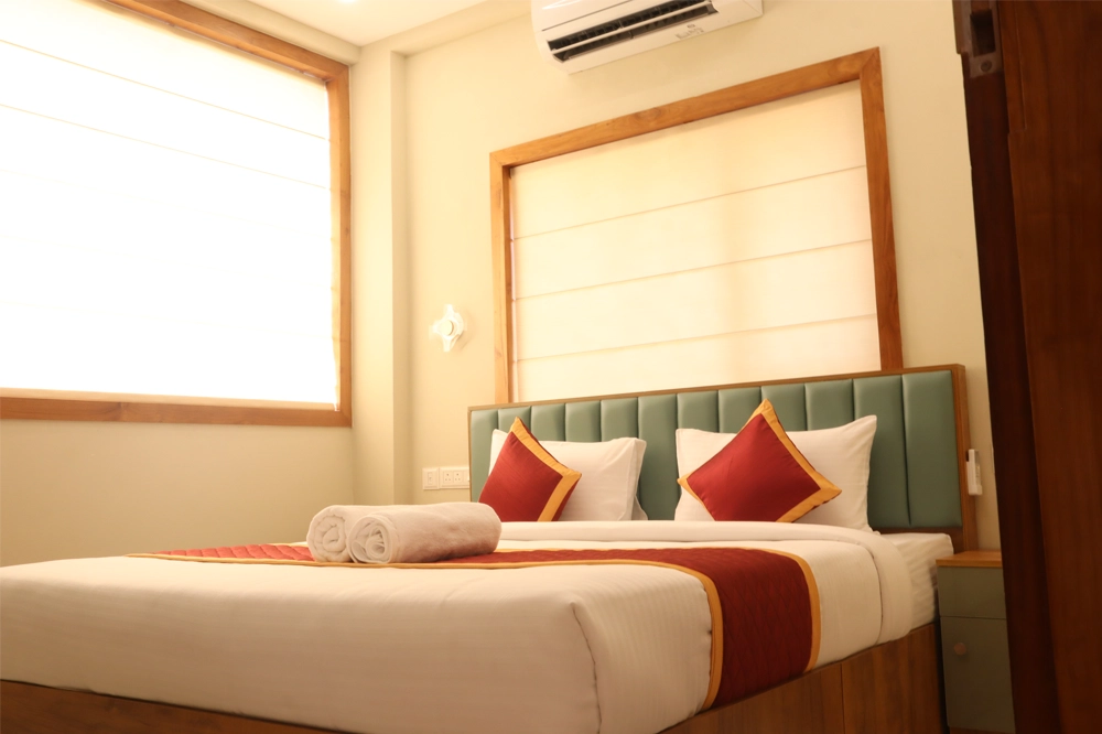 royal suit 5 | Luxury Stay | July 28, 2026